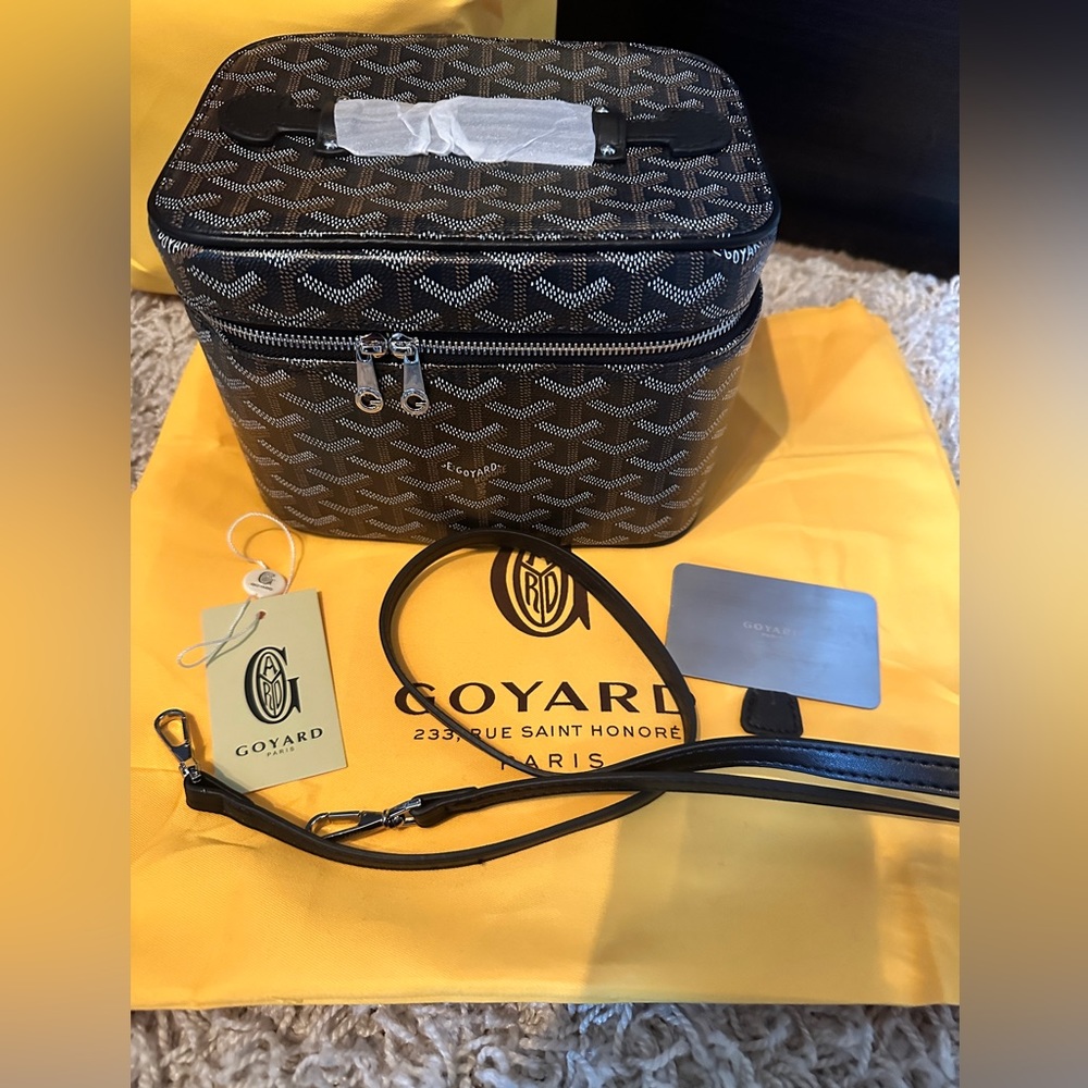 Goyard muse vanity cosmetic makeup bag crossbody